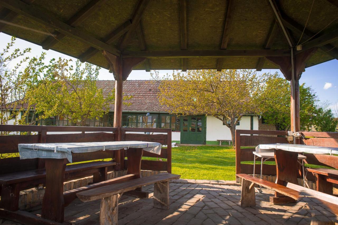 Etno Salas - Etno Ranch - Seosko Turisticko Domacinstvo Villa Palić Eksteriør bilde