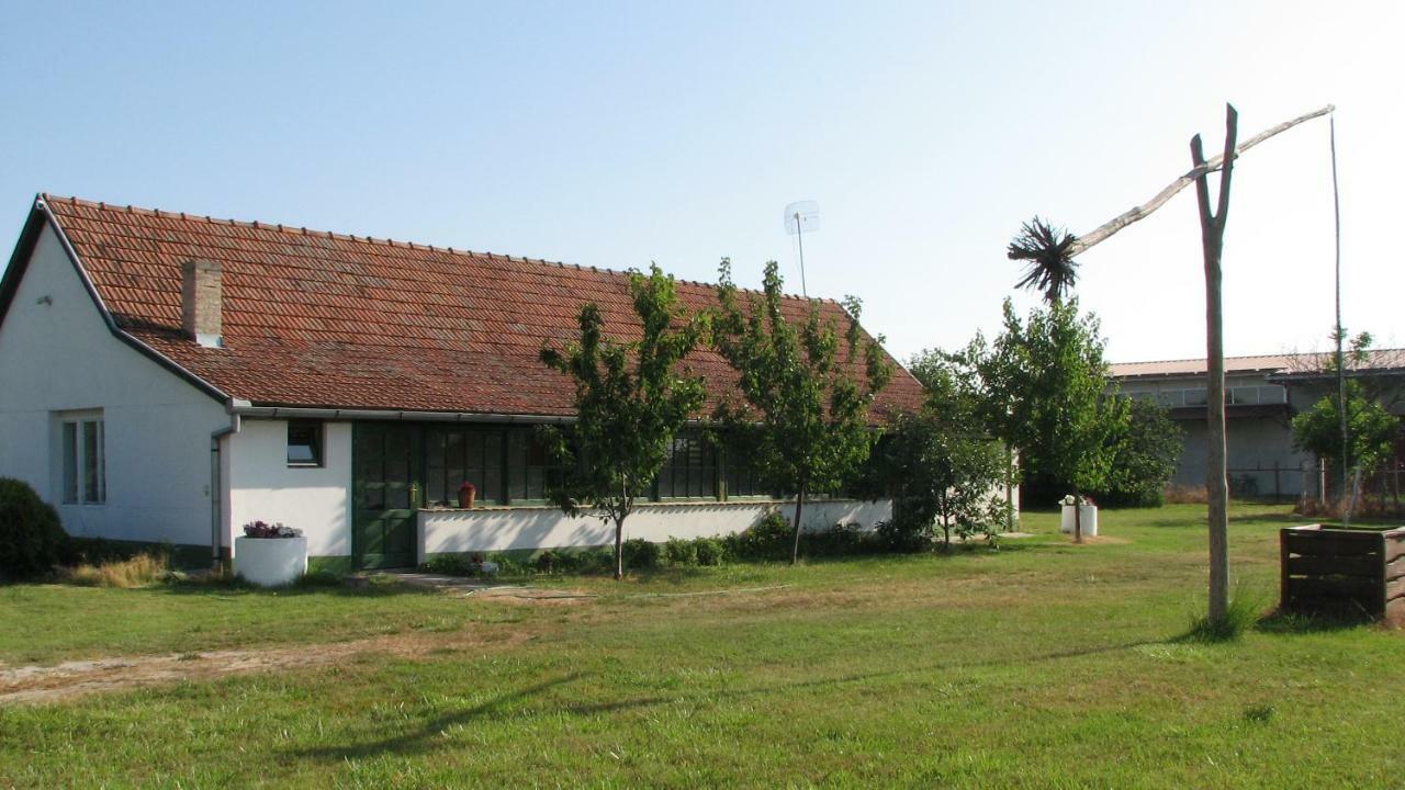 Etno Salas - Etno Ranch - Seosko Turisticko Domacinstvo Villa Palić Eksteriør bilde